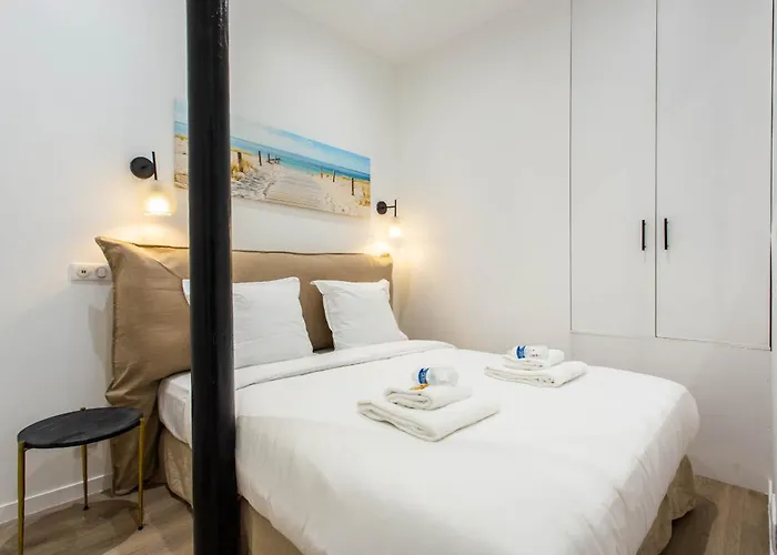 Intimate Apartment - 1Br-4P - Republique